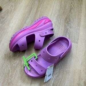 NWT Crocs Classic Mega Crush Sandal Unisex M9 W11 Bubble